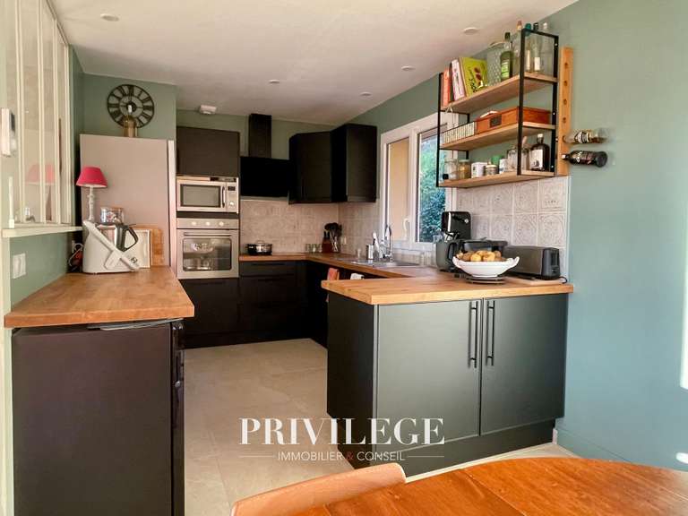 Maison Montanay - 8 chambres - 169m²