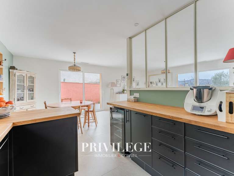 House Montanay - 8 bedrooms - 169m²