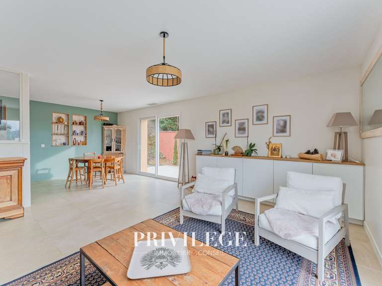 House Montanay - 8 bedrooms - 169m²