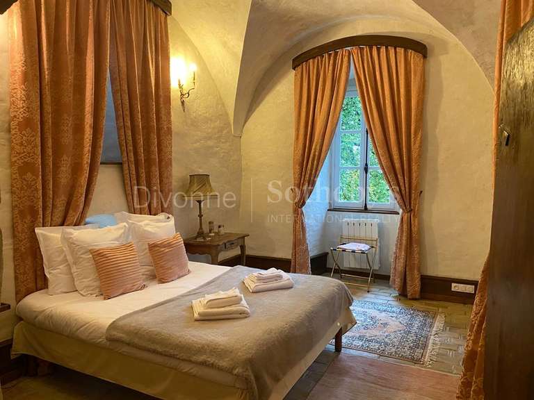 Château Montanges - 10 chambres - 760m²