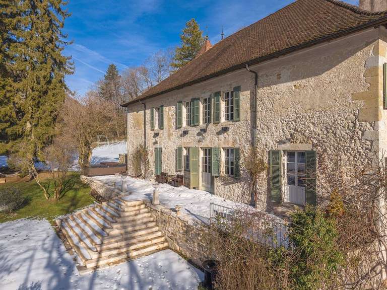 Château Montanges - 10 chambres - 760m²