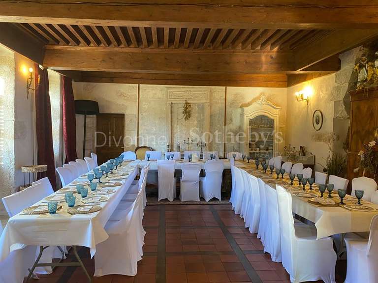 Château Montanges - 10 chambres - 760m²