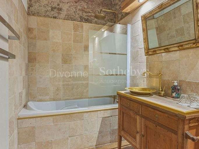 Château Montanges - 10 chambres - 760m²