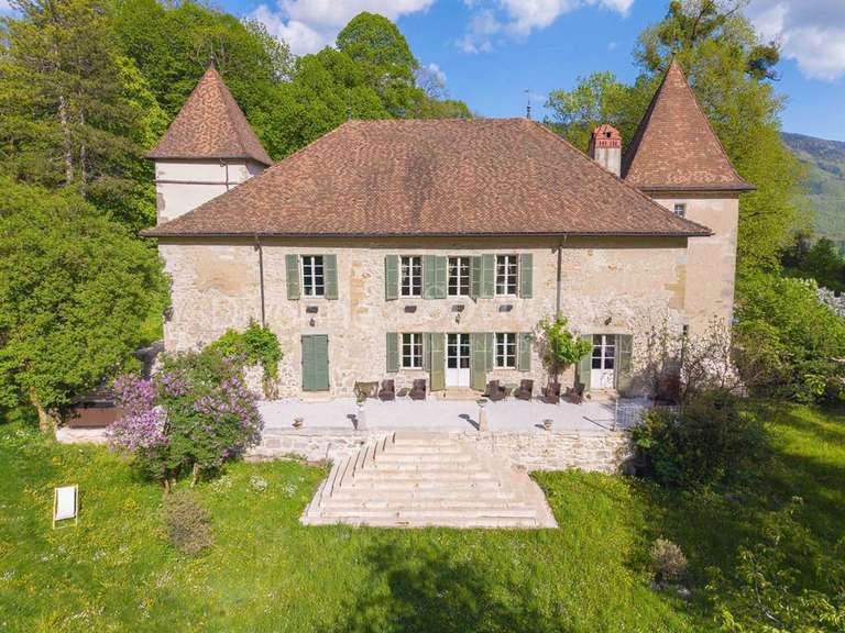 Château Montanges - 10 chambres - 760m²