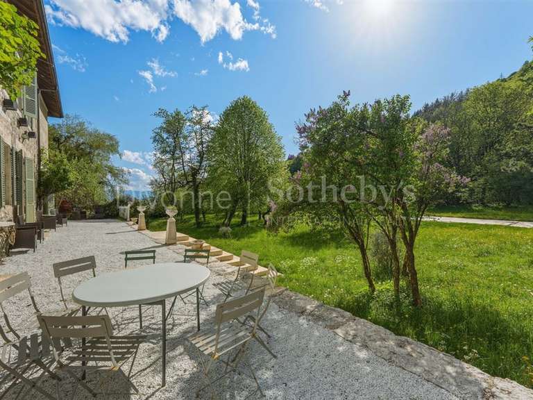 Château Montanges - 10 chambres - 760m²