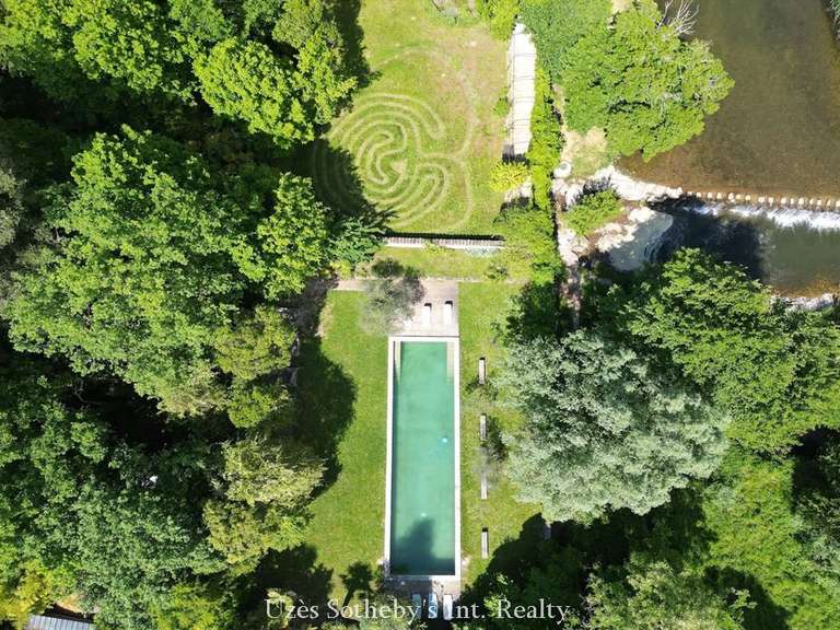 Château Montaren-et-Saint-Médiers - 12 chambres - 650m²