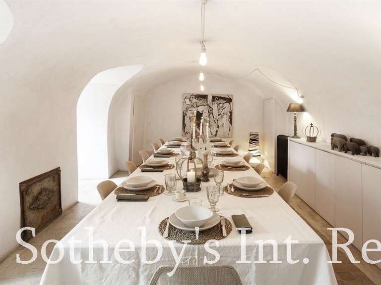 Château Montaren-et-Saint-Médiers - 12 chambres - 650m²