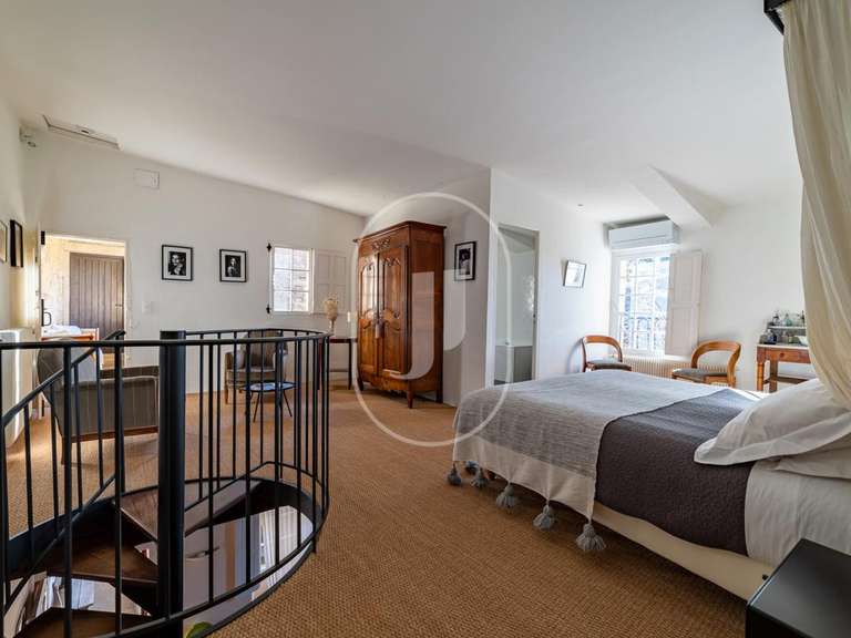 Maison Montaren-et-Saint-Médiers - 6 chambres - 460m²
