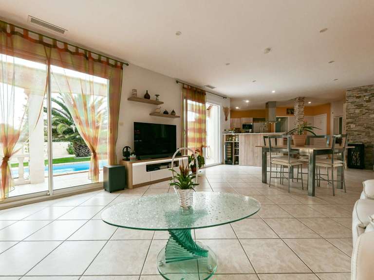 Maison Montaren-et-Saint-Médiers - 4 chambres - 175m²