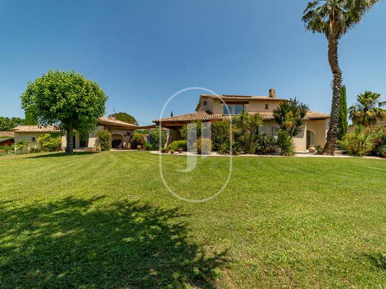 Villa Montaren-et-Saint-Médiers - 5 chambres - 270m²