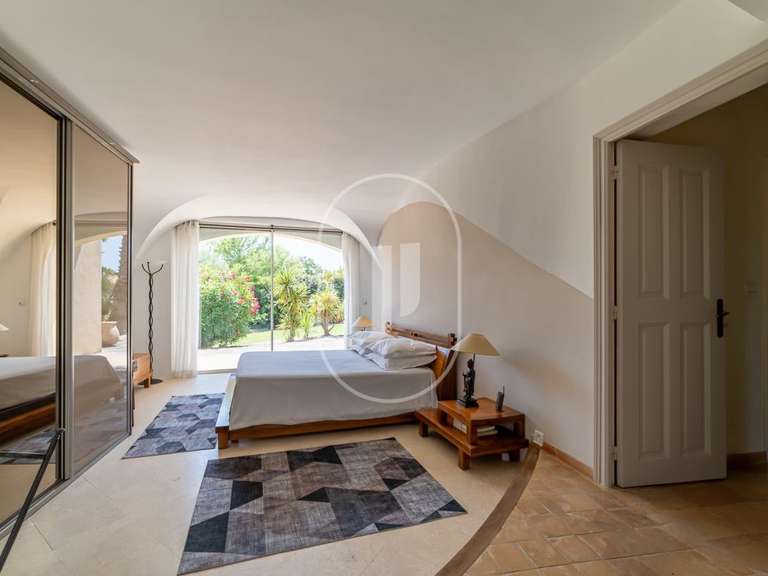 Villa Montaren-et-Saint-Médiers - 5 chambres - 270m²