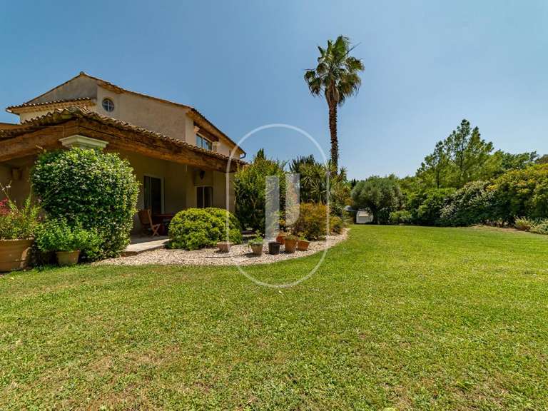 Villa Montaren-et-Saint-Médiers - 5 chambres - 270m²