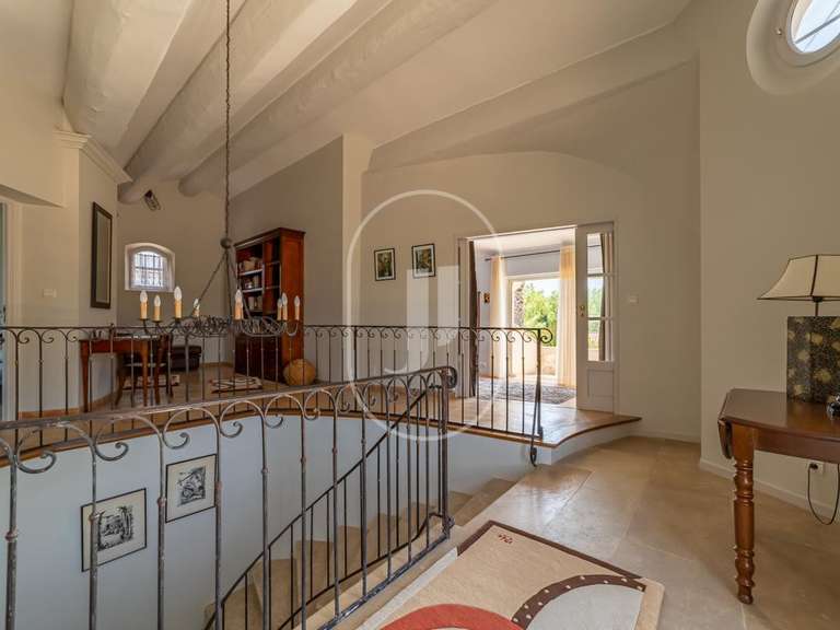 Villa Montaren-et-Saint-Médiers - 5 chambres - 270m²