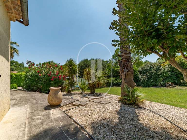 Villa Montaren-et-Saint-Médiers - 5 chambres - 270m²