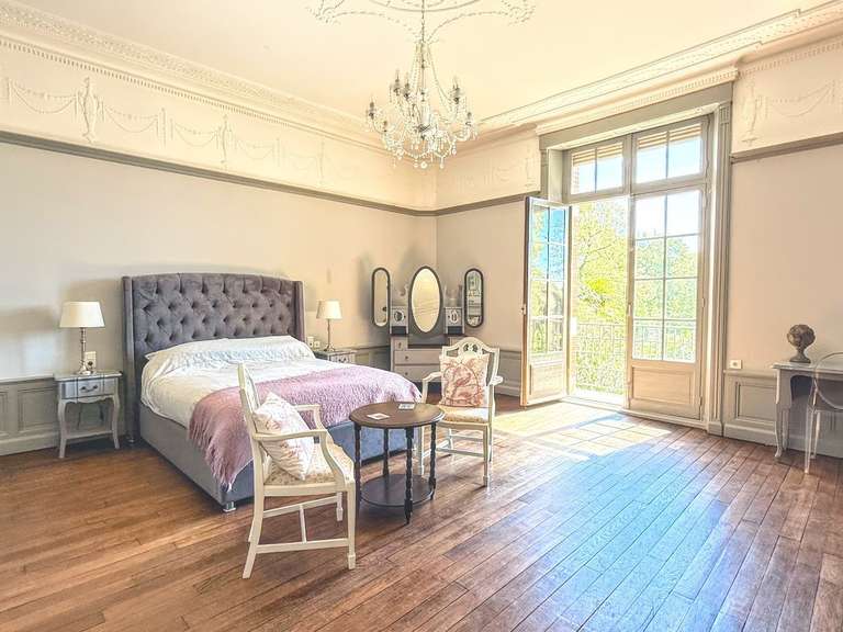 Château Montauban - 8 chambres - 490m²