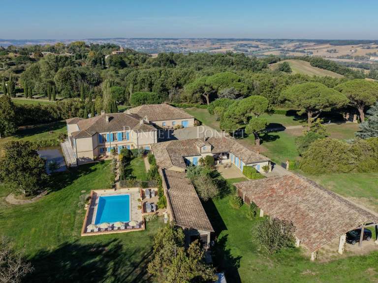 Château Montauban - 10 chambres - 550m²