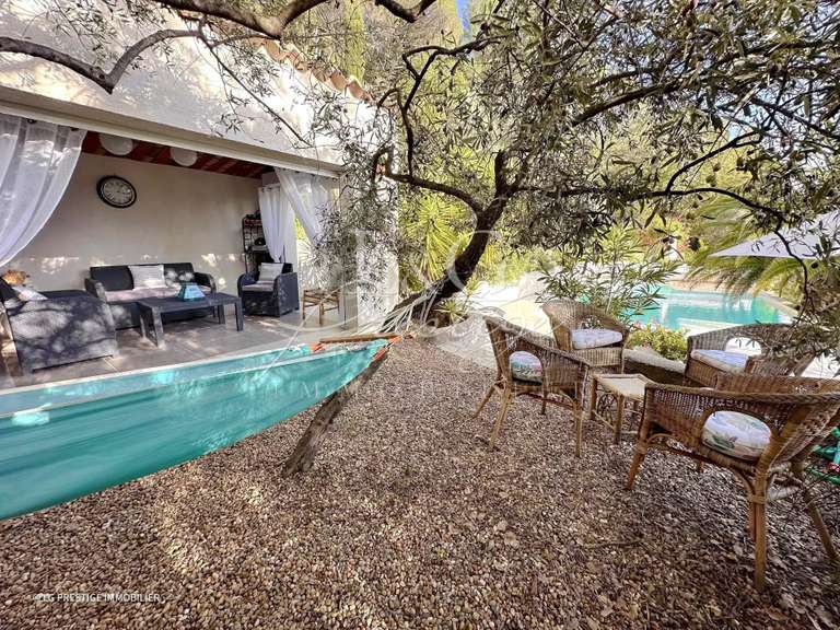 House Montauroux - 3 bedrooms - 330m²