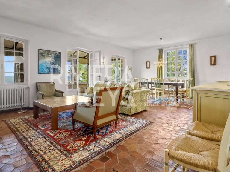 Maison Montauroux - 358m²