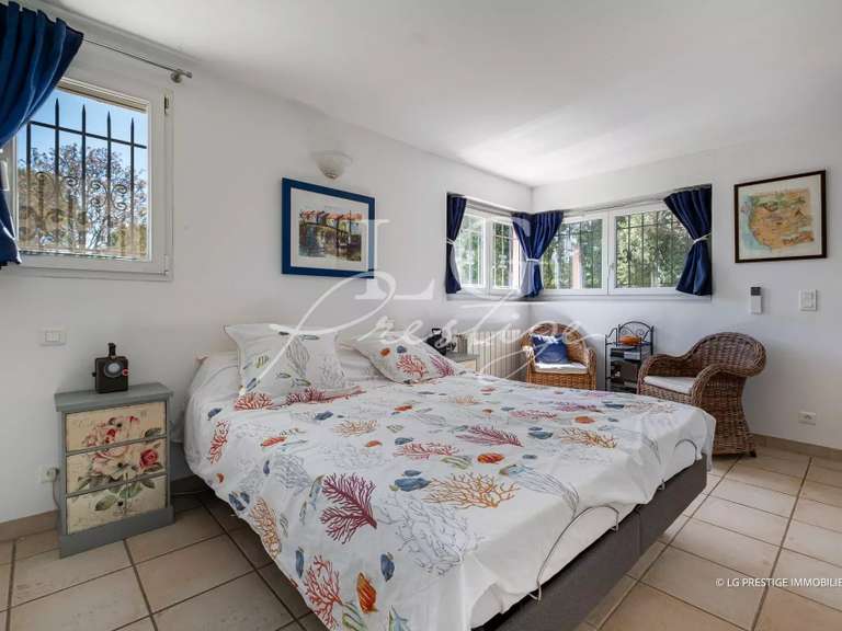 Maison Montauroux - 8 chambres - 230m²