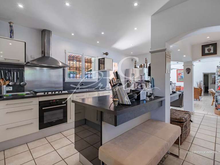 Maison Montauroux - 8 chambres - 230m²