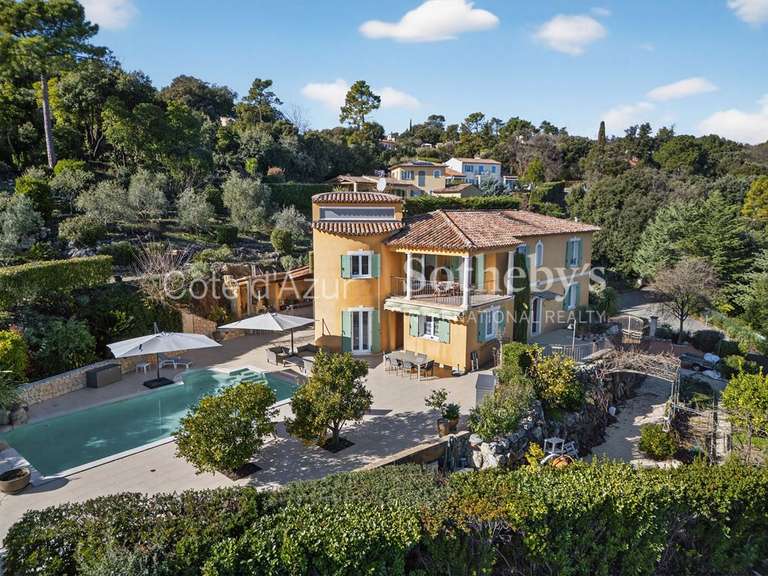 House Montauroux - 4 bedrooms - 234m²