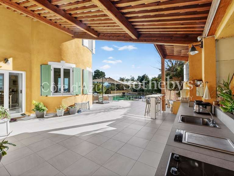 House Montauroux - 4 bedrooms - 234m²