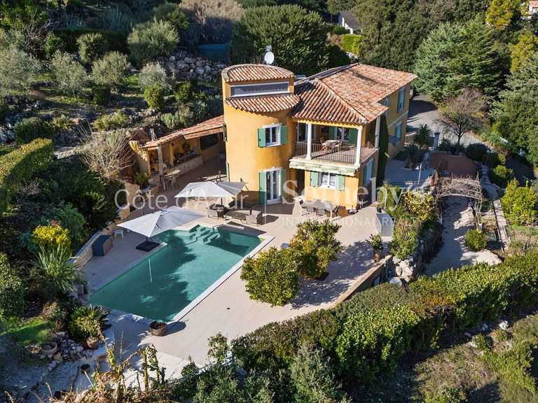 House Montauroux - 4 bedrooms - 234m²