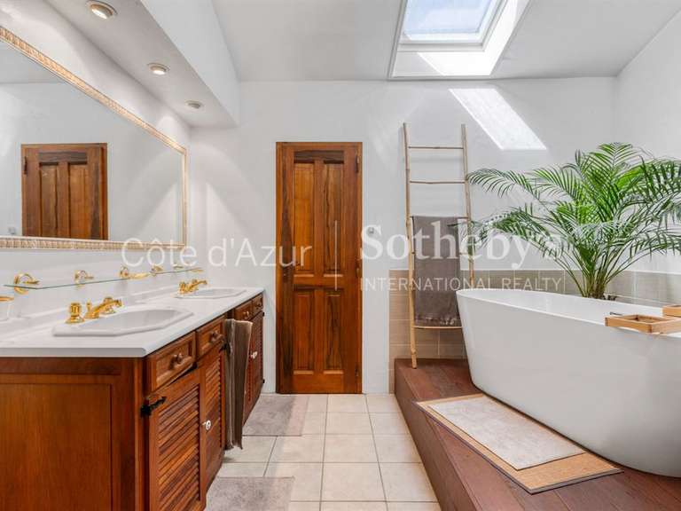 Maison Montauroux - 3 chambres - 250m²