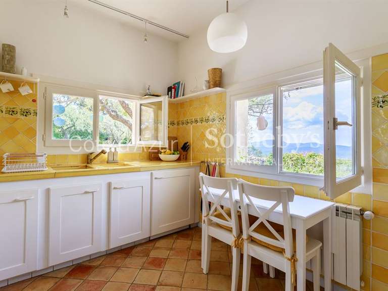 Maison Montauroux - 5 chambres - 235m²