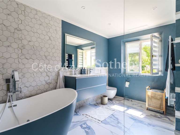 Maison Montauroux - 5 chambres - 235m²