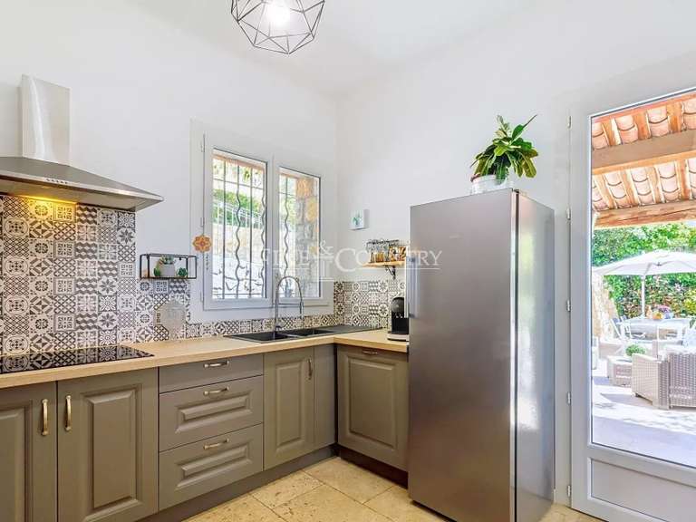 Maison Montauroux - 5 chambres - 220m²