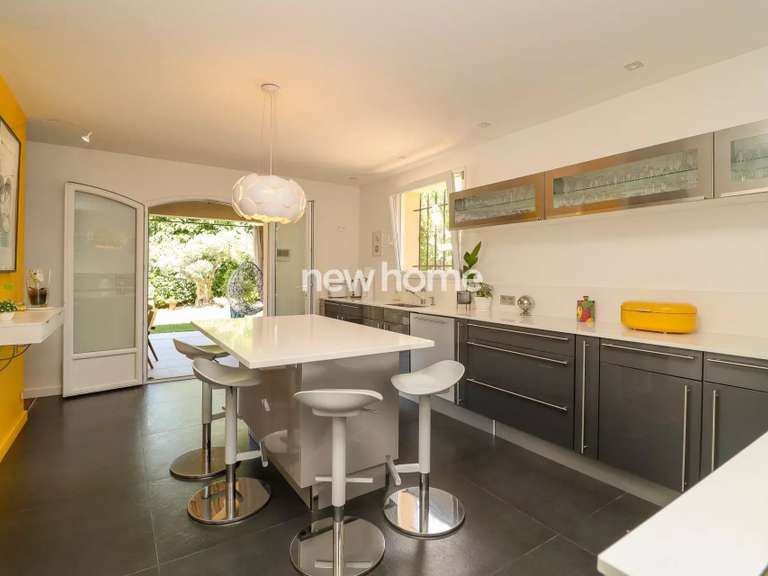 Maison Montauroux - 4 chambres - 222m²