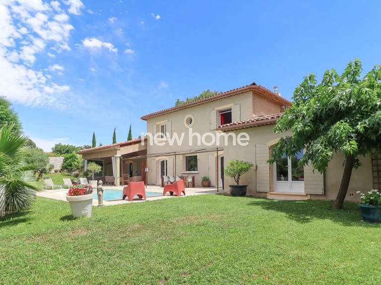 Maison Montauroux - 4 chambres - 222m²