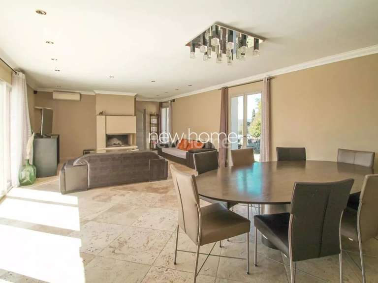 Maison Montauroux - 4 chambres - 280m²