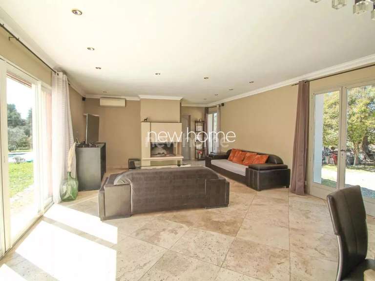 Maison Montauroux - 4 chambres - 280m²