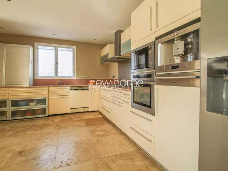 Maison Montauroux - 4 chambres - 280m²