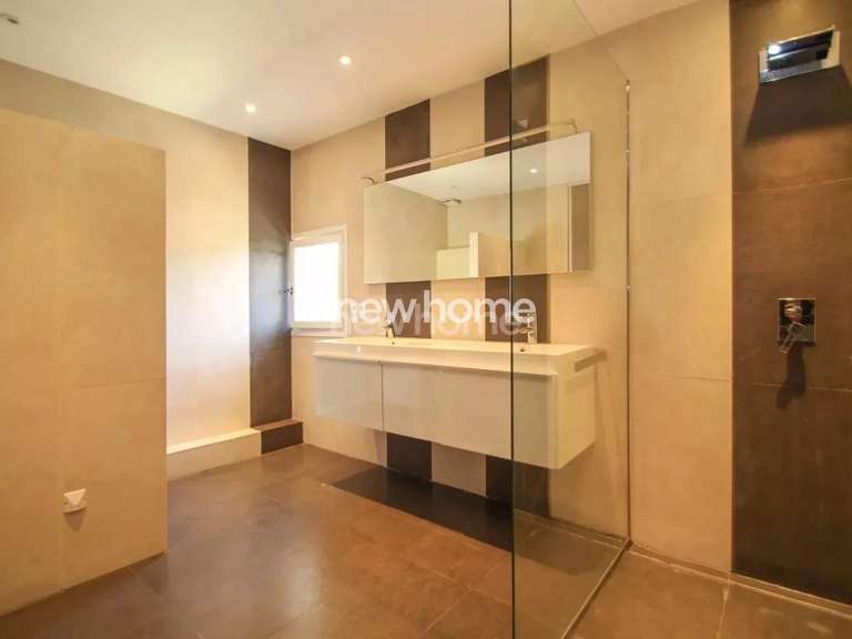 Maison Montauroux - 4 chambres - 280m²