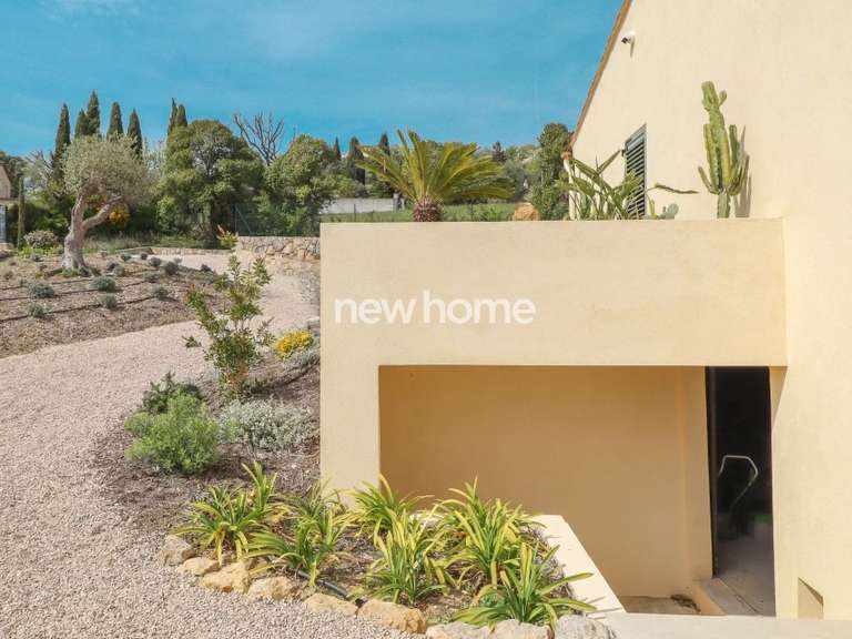 Maison Montauroux - 5 chambres - 221m²