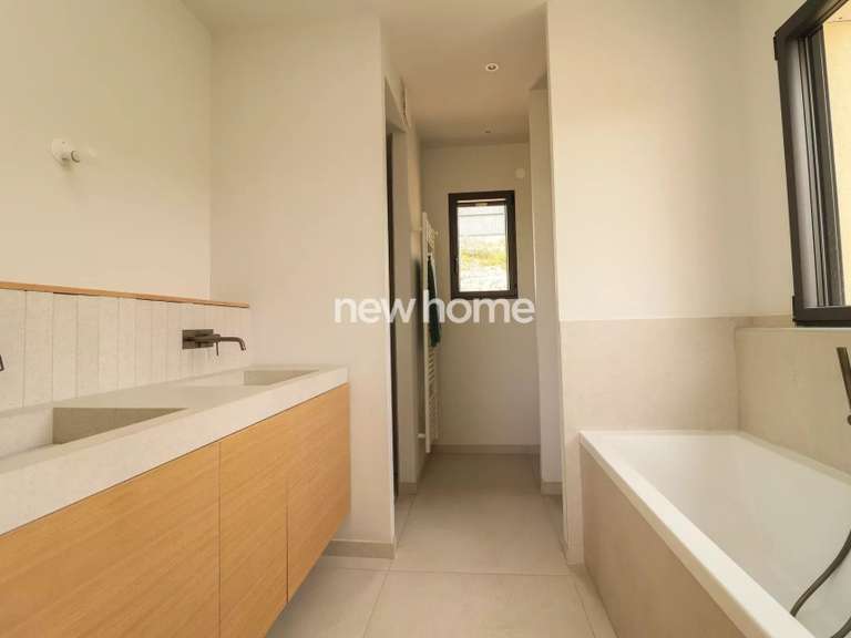 Maison Montauroux - 5 chambres - 221m²