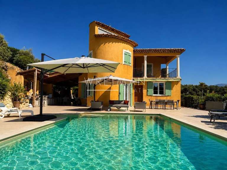 Maison Montauroux - 4 chambres - 235m²