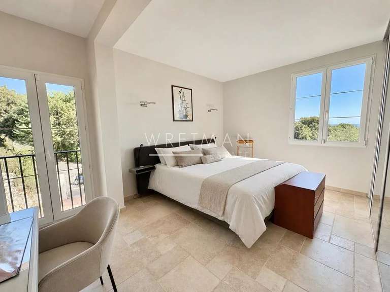 Maison Montauroux - 4 chambres - 235m²