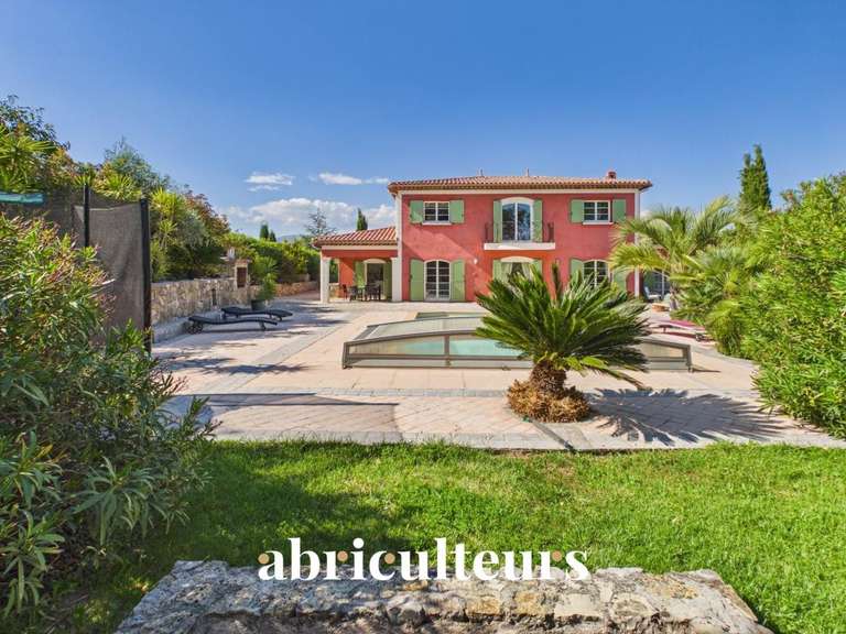 Maison Montauroux - 4 chambres - 250m²