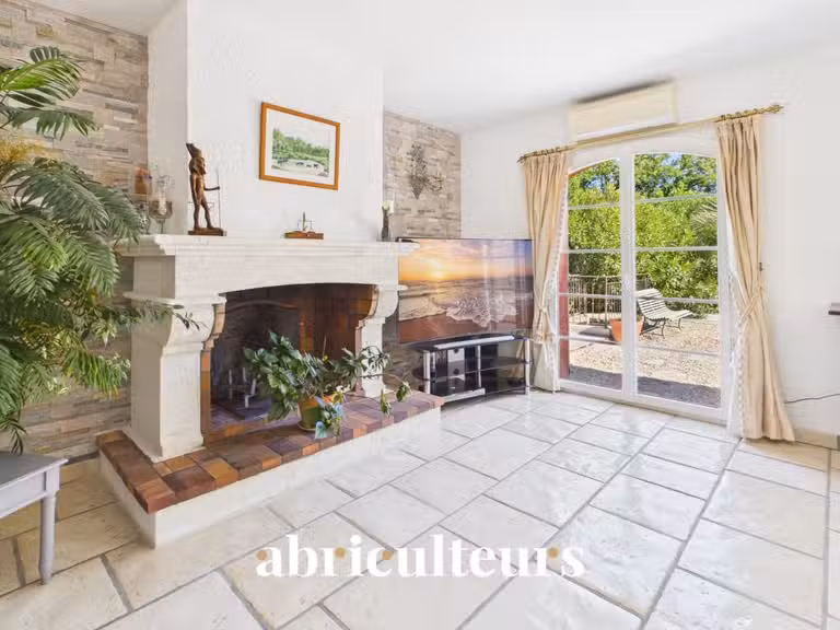 Maison Montauroux - 4 chambres - 250m²