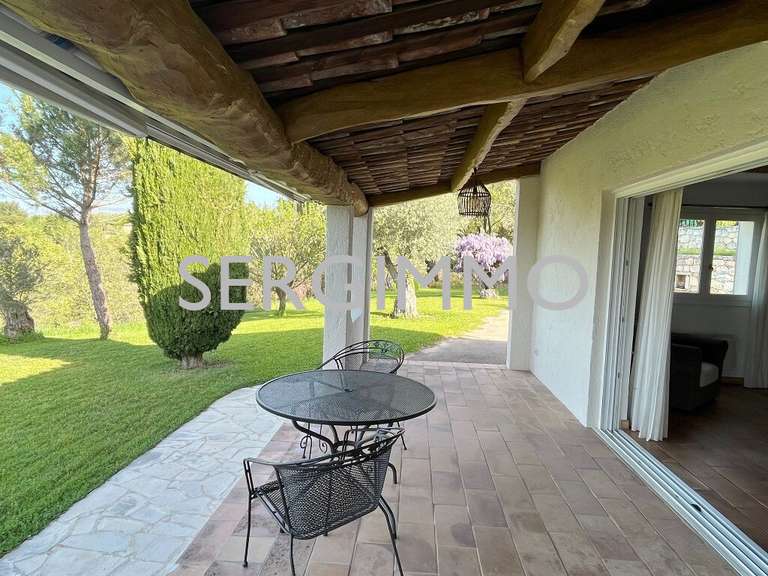 Propriété Montauroux - 5 chambres - 208m²
