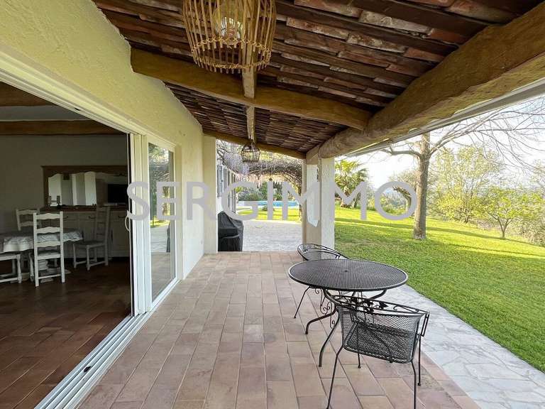 Propriété Montauroux - 5 chambres - 208m²