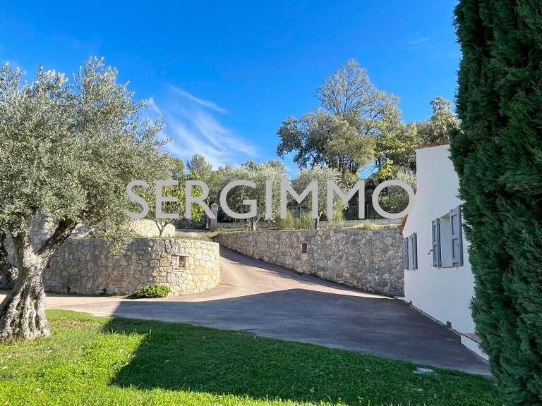 Propriété Montauroux - 5 chambres - 208m²