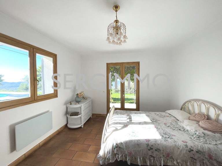 Propriété Montauroux - 5 chambres - 208m²