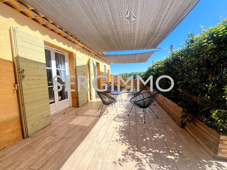 Propriété Montauroux - 3 chambres - 200m²