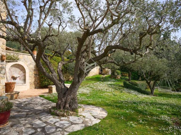 Propriété Montauroux - 5 chambres - 308m²