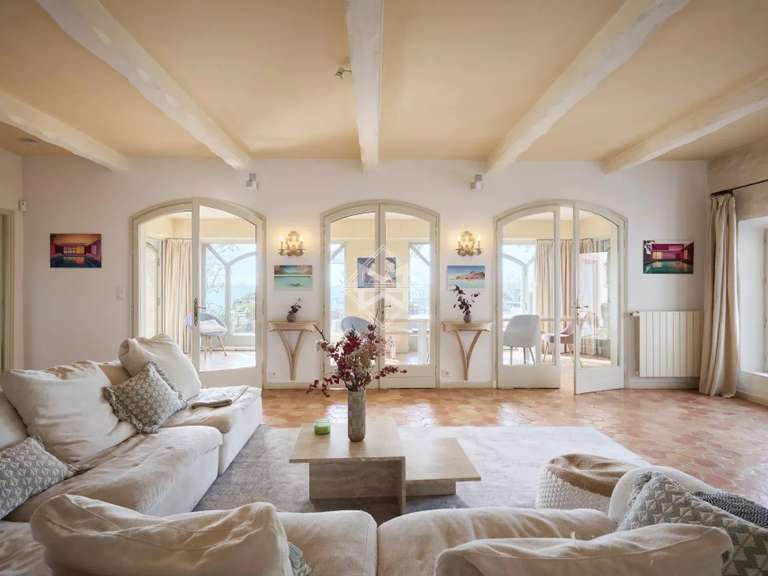 Propriété Montauroux - 5 chambres - 308m²